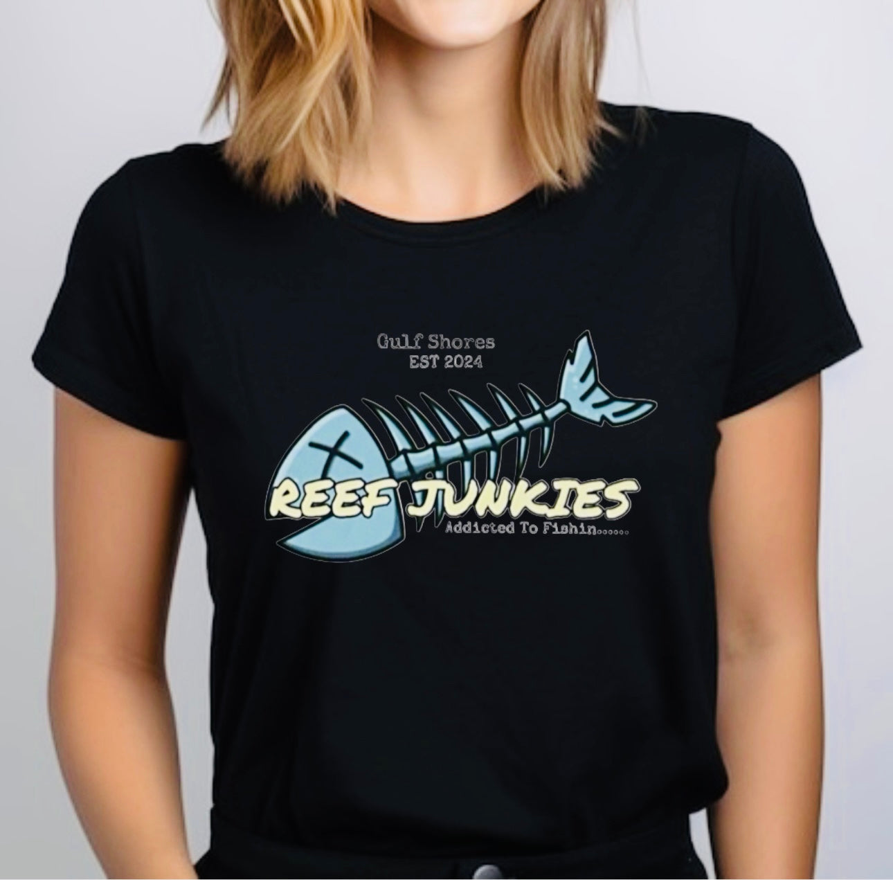 UNISEX REEF JUNKIES GRAPHIC TEE